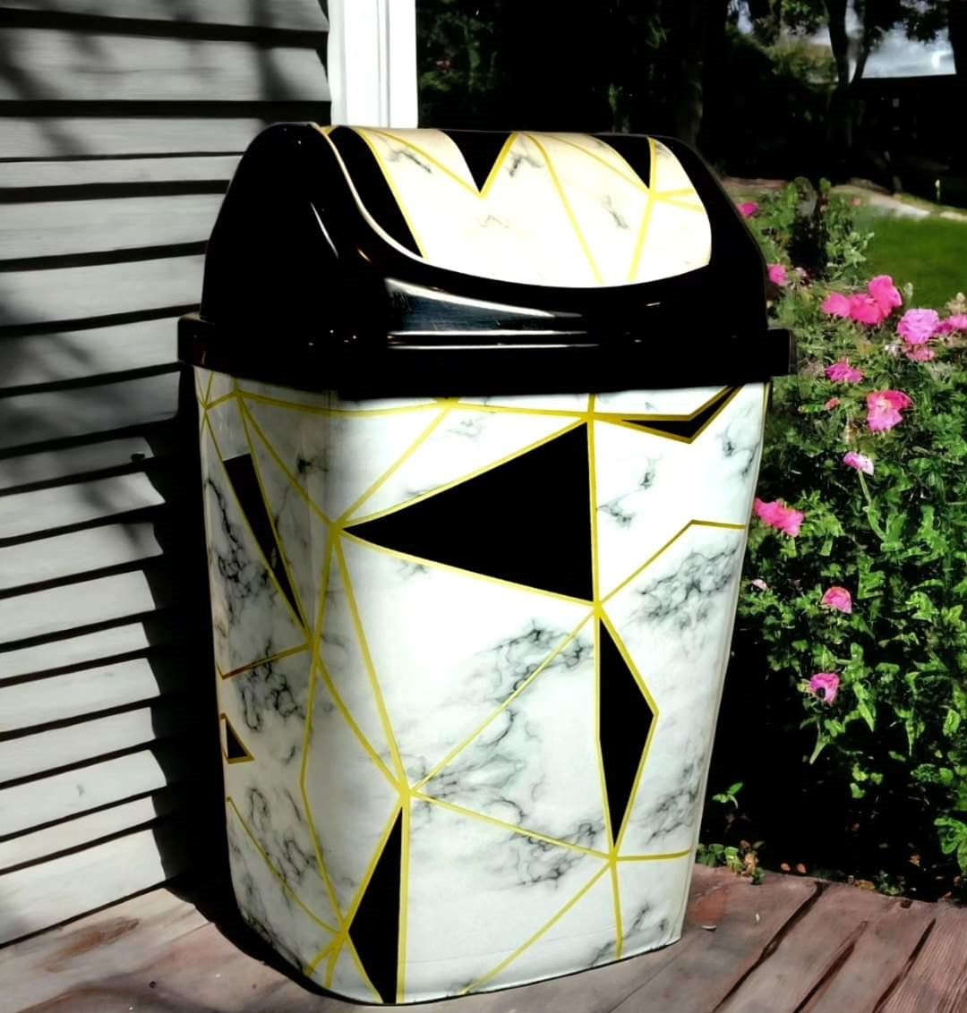 China Dustbin With Lid