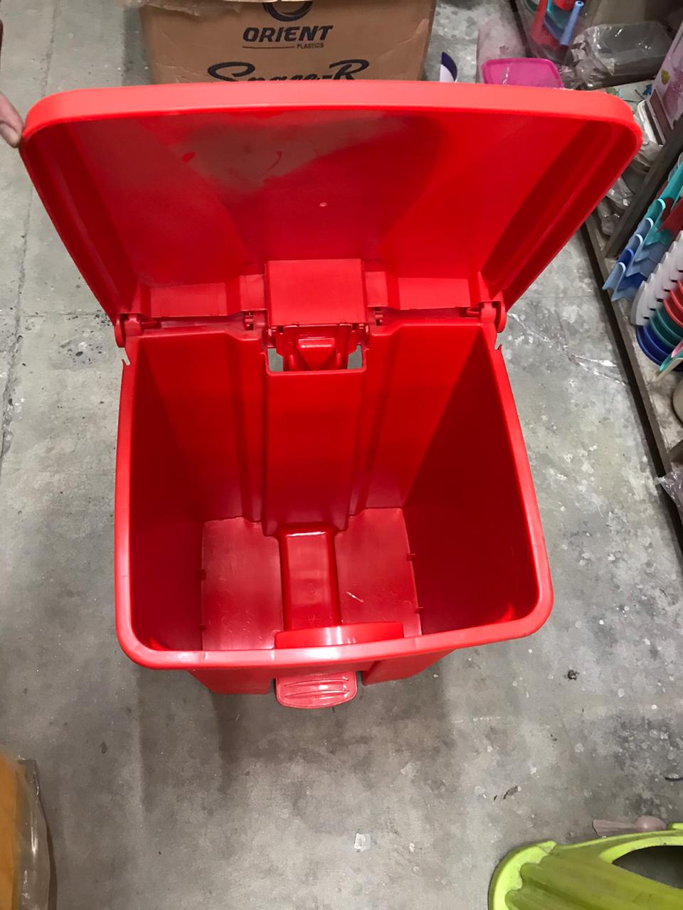 Commercial Pedal Dustbin