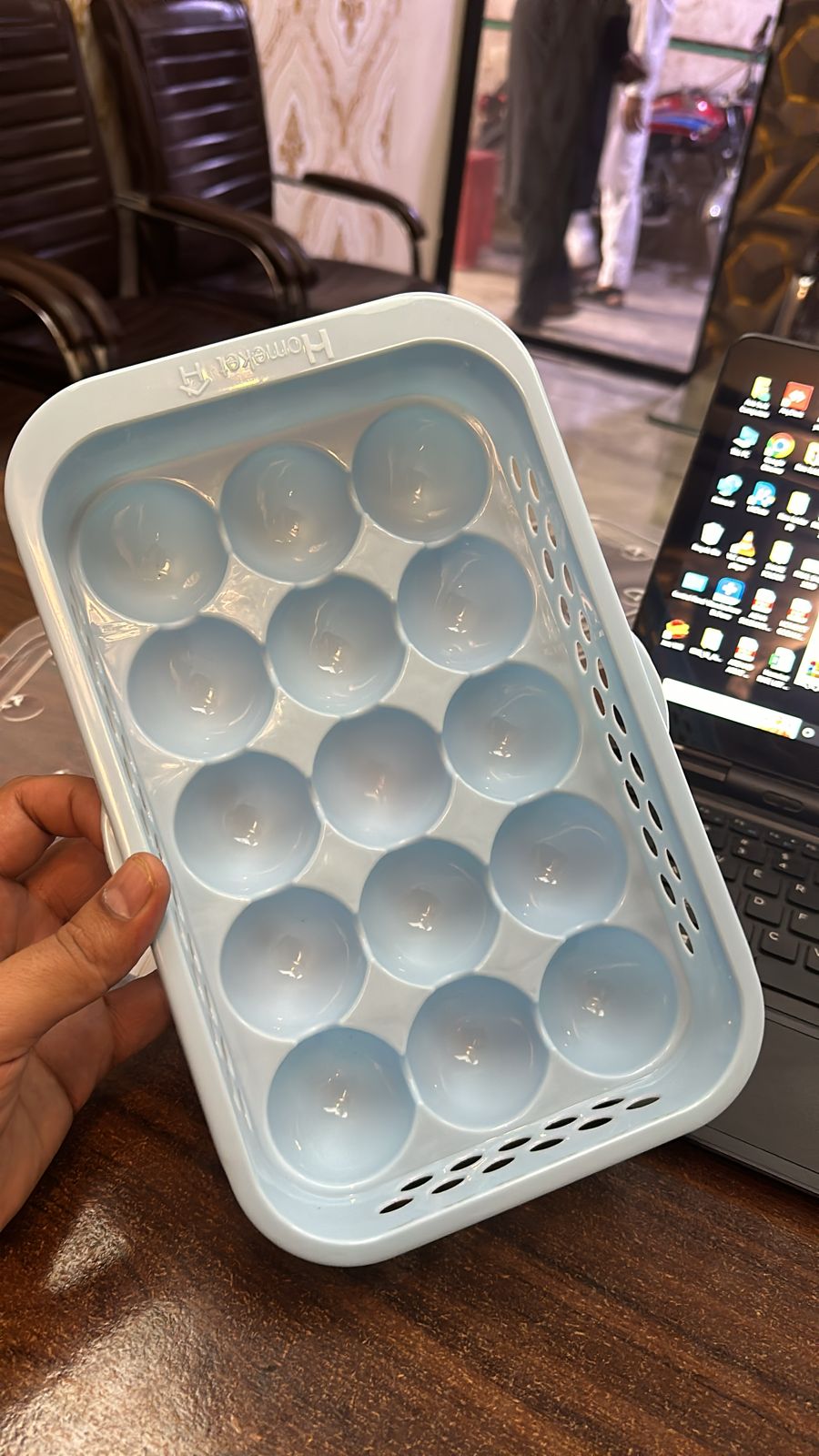 Eggs Tray With Transparent Lid (For 15 Eggs)